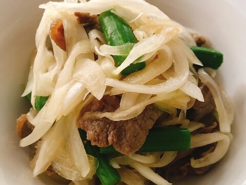 レンジで！新玉葱とアスパラ、味付けラム肉のサラダ風